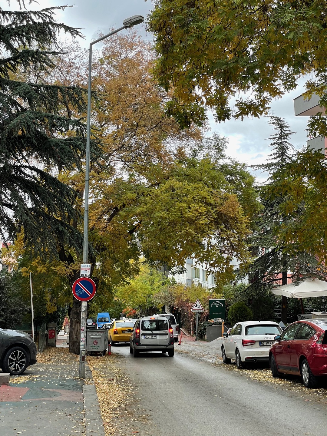 В Анталье в это время было лето и жара, а здесь — довольно прохладно. С огромным удовольствием приехал немного охладиться.